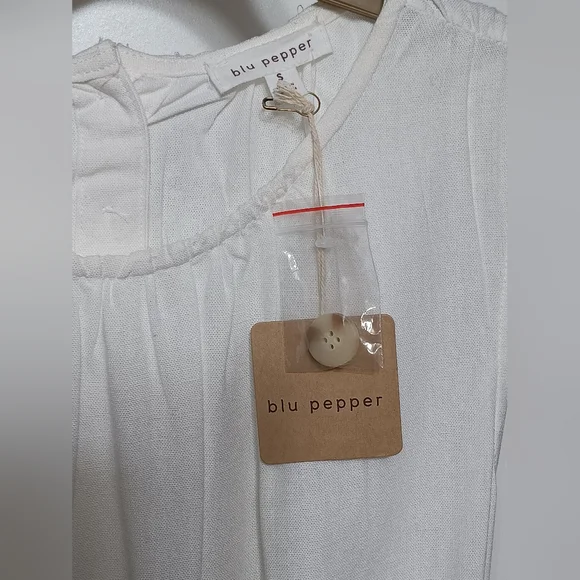 Elegant White and Brown Striped Dress - Picture 5 of 8